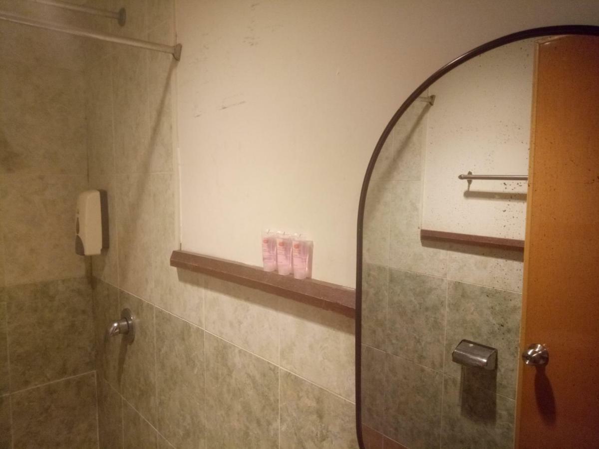 Hotel Sri Sutra Sunway Mentari Petaling Jaya Exterior foto